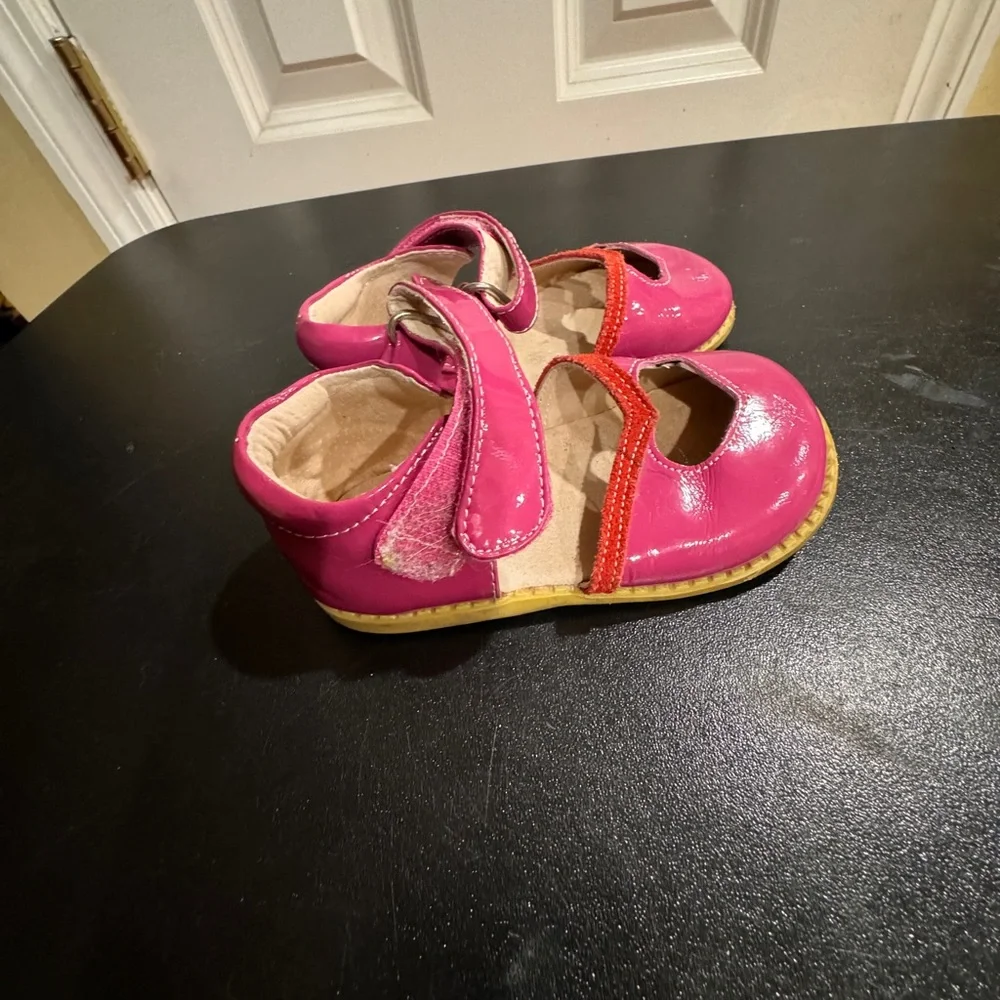 Livie & Luca size 7 pink/ red shoes